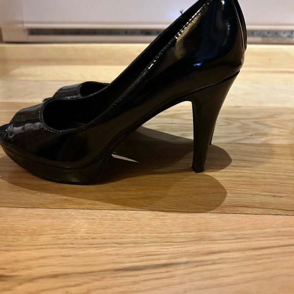 💫K studio 2B BÉBÉ Women’s High heels shiny shoes - Picture 1 of 5